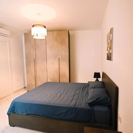 Spacious 3 Bedroom In Sliema! * 슬리에마