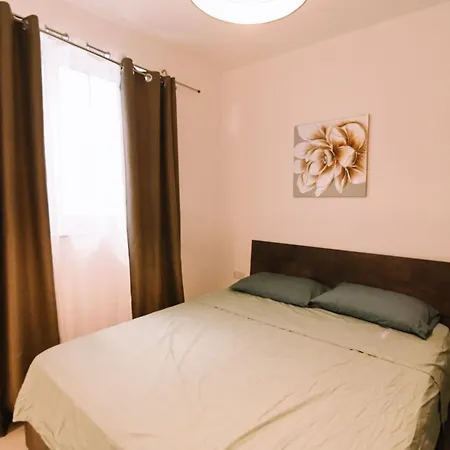 아파트 Spacious 3 Bedroom In Sliema! *