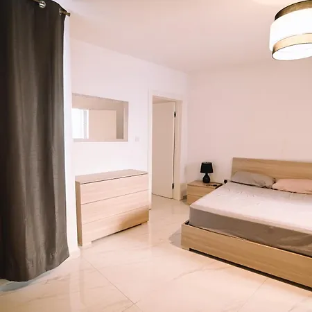 Spacious 3 Bedroom In Sliema! Sliema