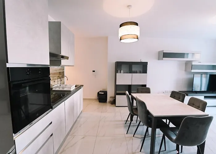 Spacious 3 Bedroom In Sliema! * Sliema