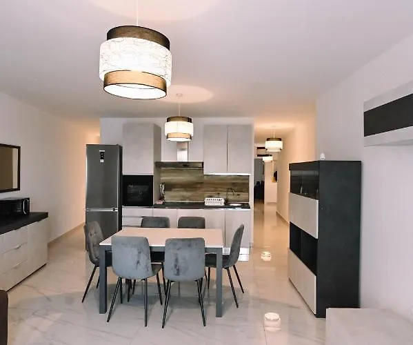 Spacious 3 Bedroom In Sliema! * Sliema