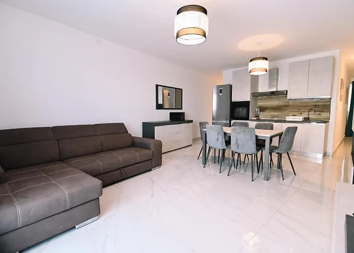 Appartamento Spacious 3 Bedroom In Sliema! *